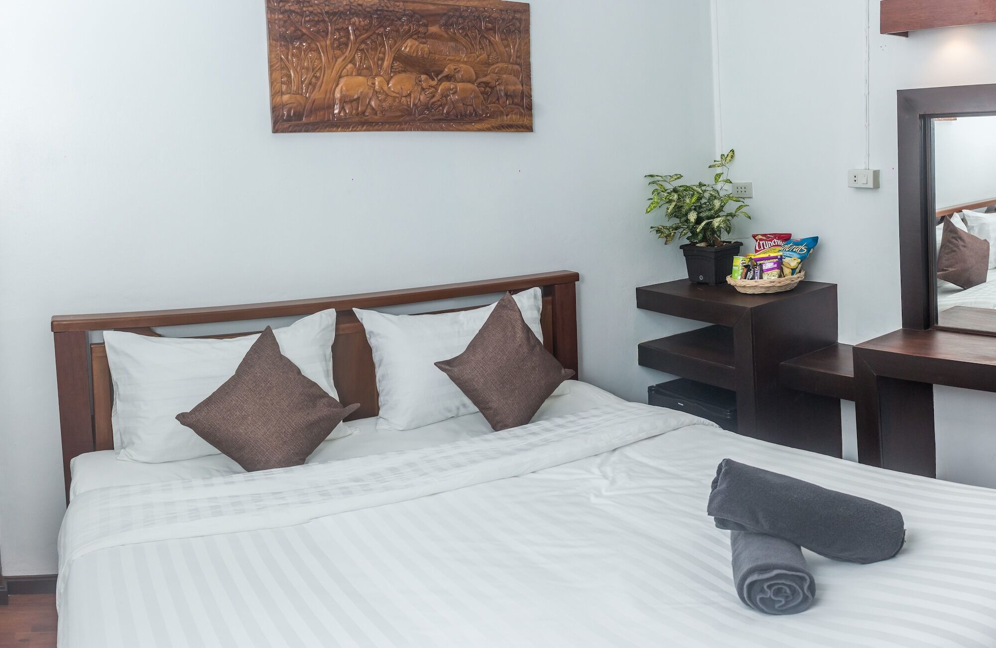 The Sky Hometel Тау Экстерьер фото